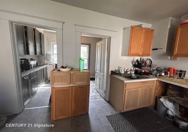 Photo 4 of Single family home for sale at 1539 Maine St, Saginaw, MI 48602 | MLS# 61050216006 | Listing updated on 2026-09-18
