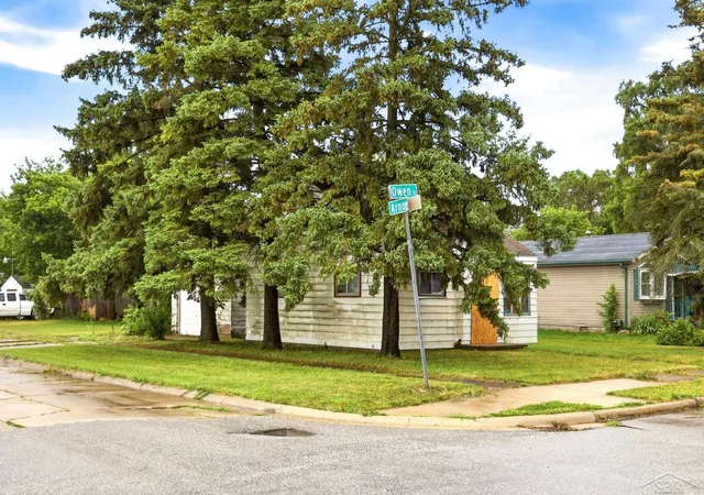 Photo 1 of Single family home for sale at 3102 Owen St, Saginaw, MI 48601 | MLS# 61050216007 | Listing updated on 2026-09-18