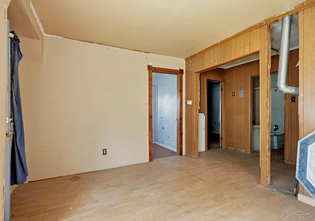 Photo 4 of Single family home for sale at 3102 Owen St, Saginaw, MI 48601 | MLS# 61050216007 | Listing updated on 2026-09-18