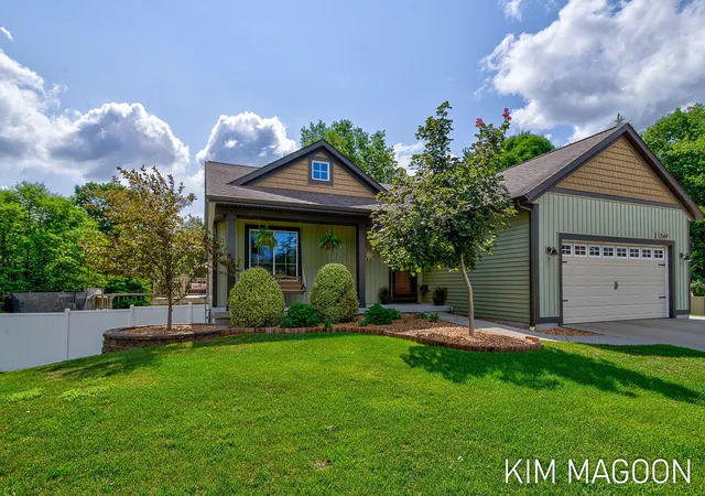2nd image of 12569 Canterbury Ct, Grand Haven, MI 49417 | MLS# 71026038149