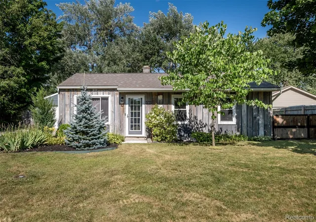 1st image of 3755 Coleport St, Lake Orion, MI 48359 | MLS# 20261057444