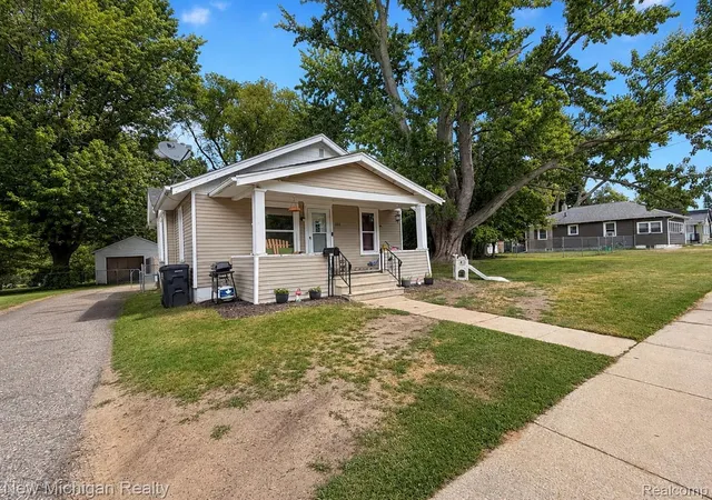 1st image of 4301 Menton St, Flint, MI 48507 | MLS# 20261057447