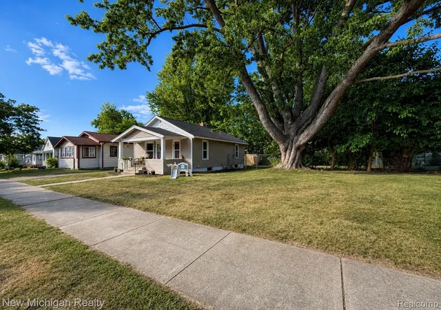 4th image of 4301 Menton St, Flint, MI 48507 | MLS# 20261057447