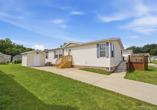 Photo 1 of Single family home for sale at 11784 Stoneridge Ct, South Lyon, MI 48178 | MLS# 20261057449 | Listing updated on 2026-09-10