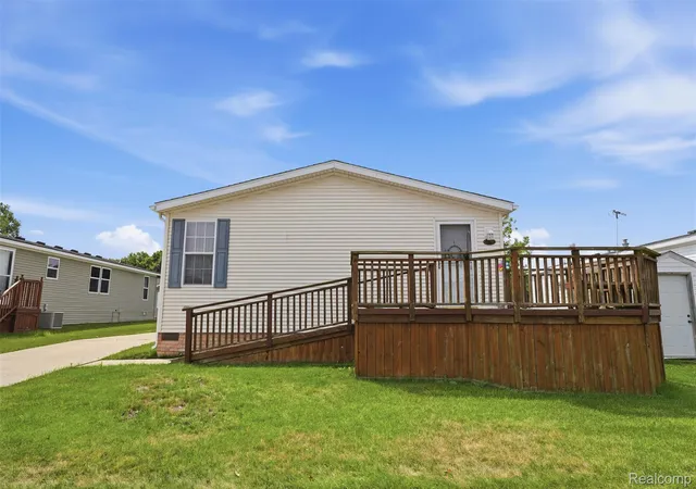 Photo 2 of Single family home for sale at 11784 Stoneridge Ct, South Lyon, MI 48178 | MLS# 20261057449 | Listing updated on 2026-09-10