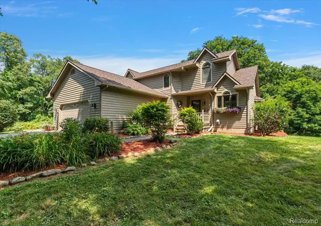 2nd image of 1650 Cobblestone Ln, Oxford, MI 48371 | MLS# 20261057450