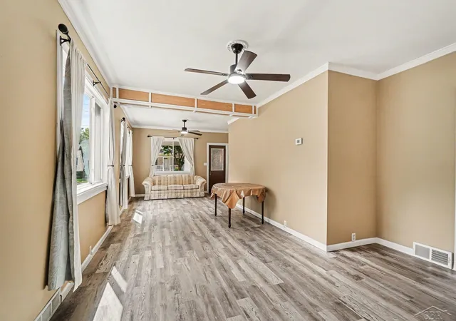 3rd image of 909 Michigan Ave, Bay City, MI 48708 | MLS# 61050216020