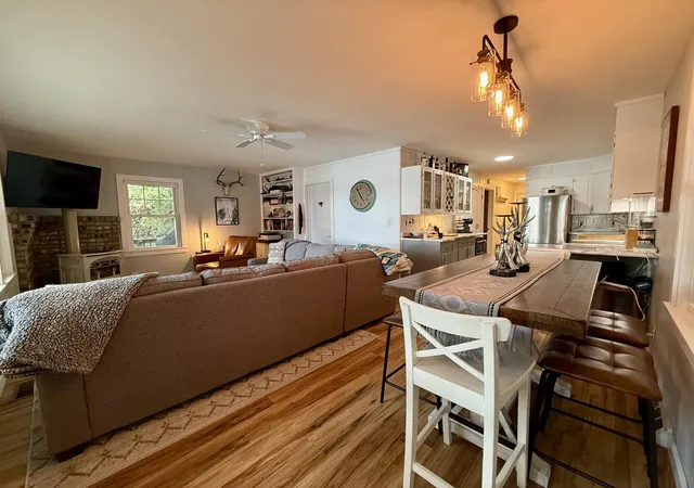 Photo 3 of Single family home for sale at 1880 Hemlock Crst Dr, Quincy, MI 49082 | MLS# 53026038170 | Listing updated on 2026-08-24