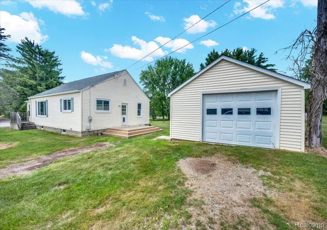 Photo 3 of Single family home for sale at 3852 N Lapeer Rd, Lapeer, MI 48446 | MLS# 20261057467 | Listing updated on 2026-09-23