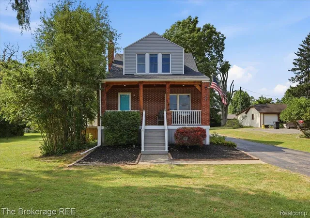 Photo 2 of Single family home for sale at 28115 6 Mile Rd, Livonia, MI 48152 | MLS# 20261057468 | Listing updated on 2026-09-12