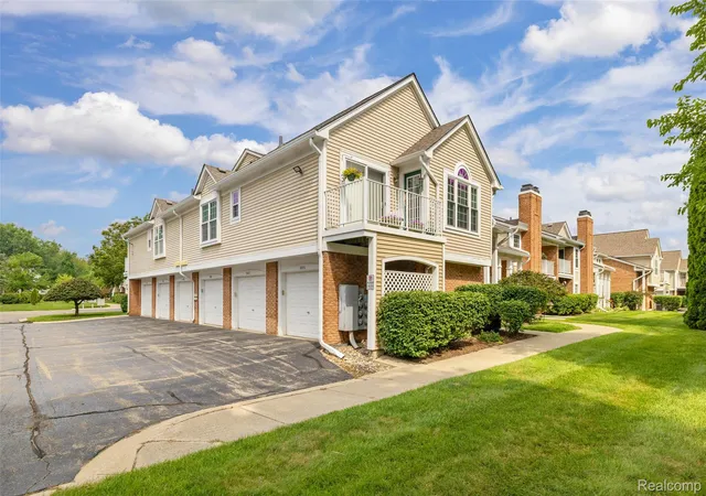 5th image of 56472 Chesapeake Trl #71, Shelby Township, MI 48316 | MLS# 20261057472