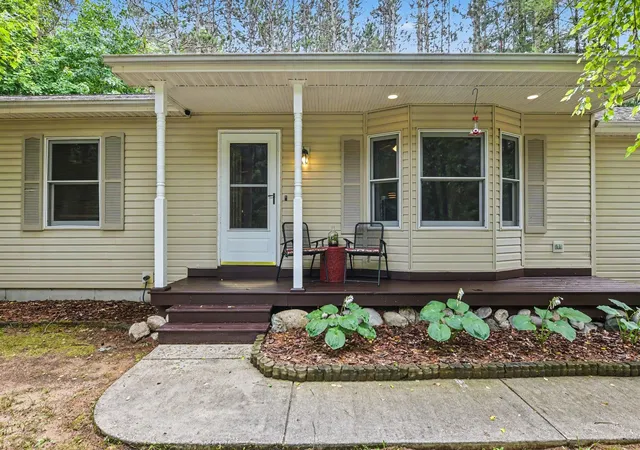 1st image of 9307 Evergreen Dr, Traverse City, MI 49684 | MLS# 78080071438