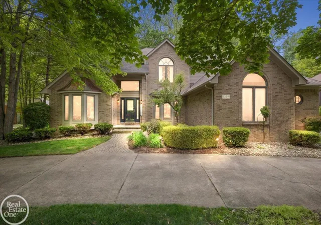 Photo 1 of Sale Pending at 53291 Shanelle Ln, Shelby Township, MI 48315 | MLS# 58050216027 | Listing updated on 2026-08-17