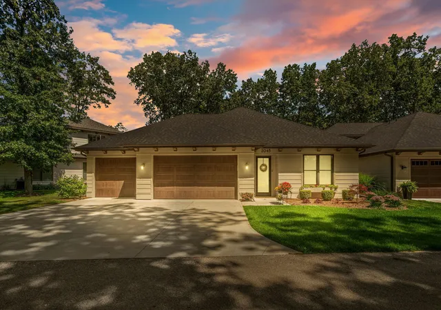 Listing Photo 4 - Condo for sale in building located at 2045 Ottawa Bch Rd, Holland, MI 49424