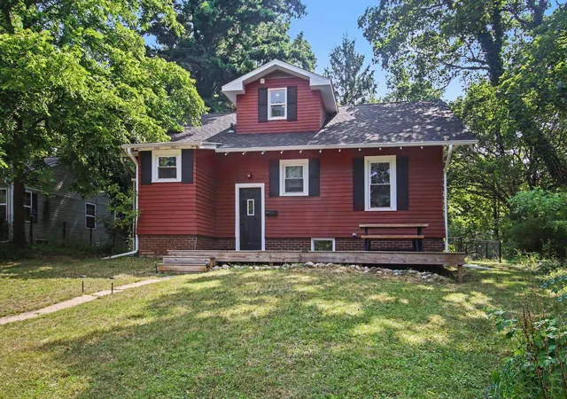 1st image of 1217 Pinehurst Blvd, Kalamazoo, MI 49006 | MLS# 69026038186