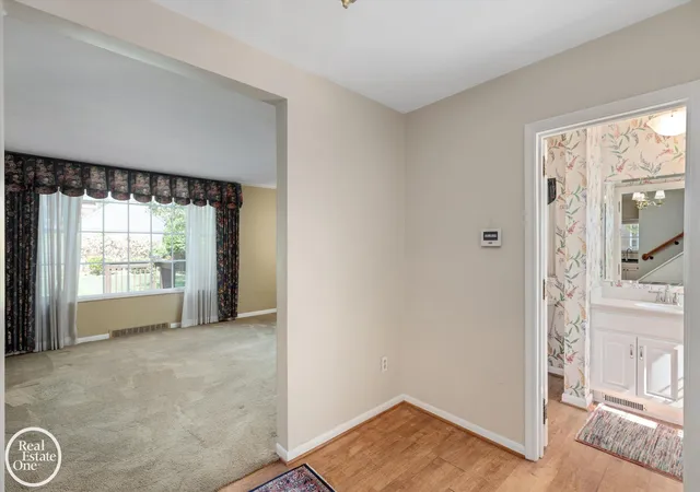 4th image of 278 Fisher Rd, Grosse Pointe Farms, MI 48230 | MLS# 58050216029