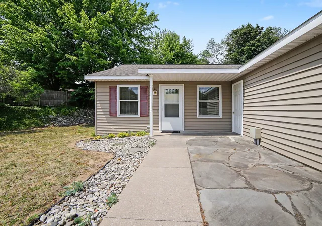 Photo 3 of Condo for sale at 218 Devonwood Dr, Shelby, MI 49455 | MLS# 67026038195 | Listing updated on 2026-07-30