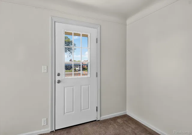 Listing Photo 5 - Condo for sale in building located at 18391 Masonic, Fraser, MI 48026