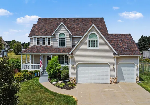 1st image of 2101 Larkspur Ln, Grand Blanc, MI 48439 | MLS# 5050216031