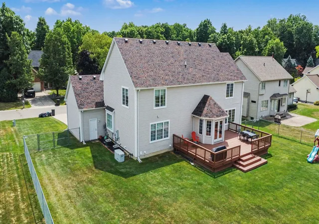Photo 2 of Single family home for sale at 2101 Larkspur Ln, Grand Blanc, MI 48439 | MLS# 5050216031 | Listing updated on 2026-09-03