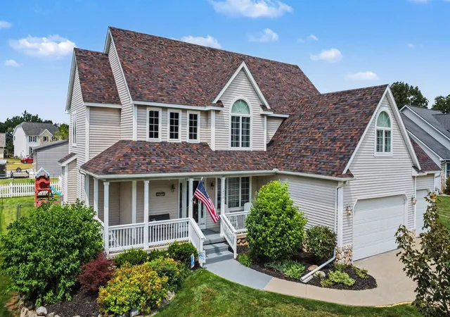 Photo 3 of Single family home for sale at 2101 Larkspur Ln, Grand Blanc, MI 48439 | MLS# 5050216031 | Listing updated on 2026-09-03