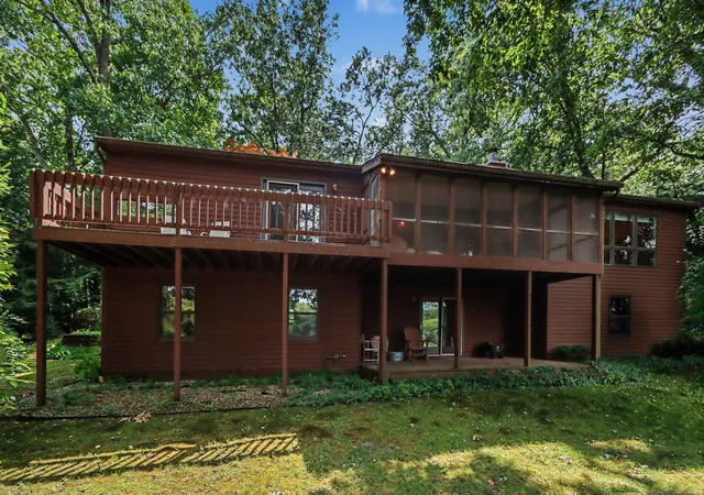 3rd image of 9808 Oak Forest Cir, Kalamazoo, MI 49009 | MLS# 66026038200