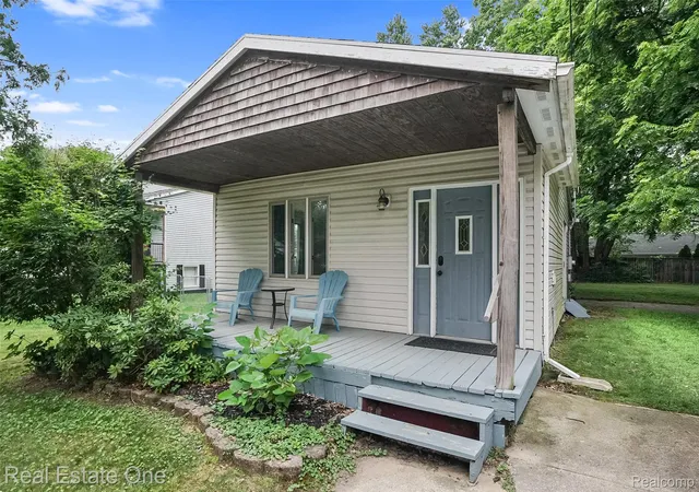 1st image of 187 Clairemont Clairemont Dr, Lake Orion, MI 48362 | MLS# 20261057495