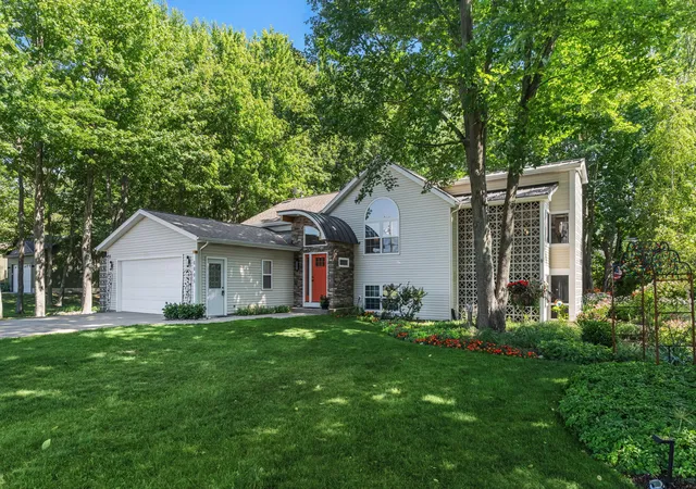 image of 6806 Wiley Rd, Fennville, MI 49408 | MLS# 71026038203