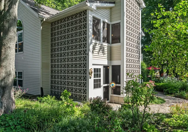 image of 6806 Wiley Rd, Fennville, MI 49408 | MLS# 71026038203