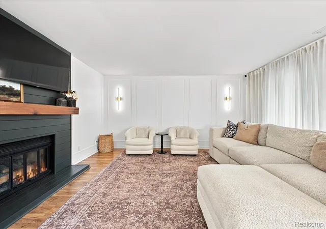 4th image of 1655 Huntington Park, Rochester Hills, MI 48309 | MLS# 20261057502