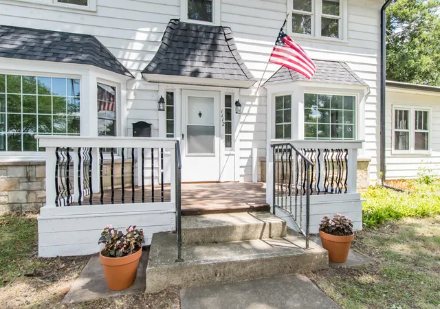 35th image of 1112 Washburn Ave, Kalamazoo, MI 49048 | MLS# 66026038213