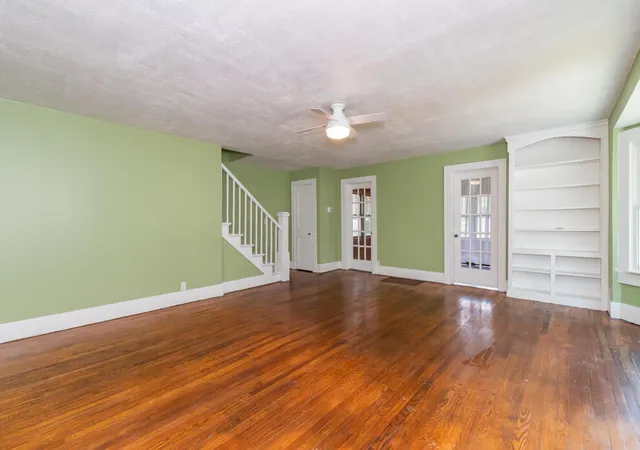 5th image of 1112 Washburn Ave, Kalamazoo, MI 49048 | MLS# 66026038213