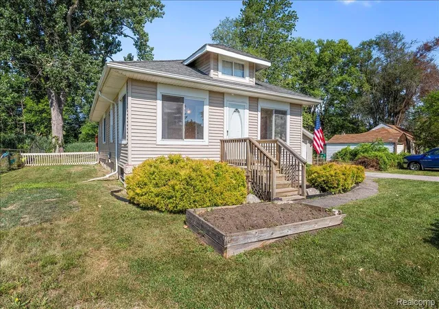 Photo 1 of Single family home for sale at 34868 W Jefferson Ave, Rockwood, MI 48173 | MLS# 20261057519 | Listing updated on 2026-08-21