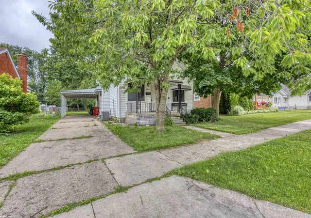 Photo 2 of Single family home for sale at 14846 Stephens Dr, Eastpointe, MI 48021 | MLS# 58050216047 | Listing updated on 2026-07-24