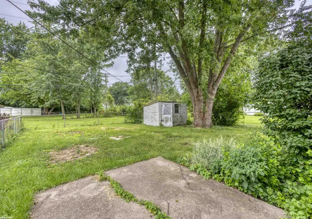 Photo 4 of Single family home for sale at 14846 Stephens Dr, Eastpointe, MI 48021 | MLS# 58050216047 | Listing updated on 2026-07-24