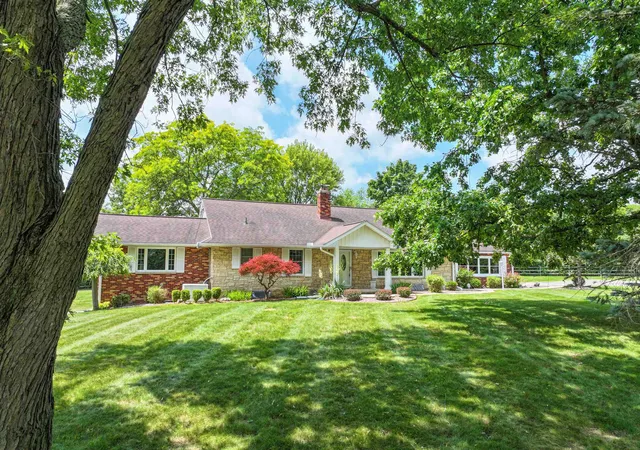 Photo 1 of Single family home for sale at 9422 S Saginaw St, Grand Blanc, MI 48439 | MLS# 5050216051 | Listing updated on 2026-09-09
