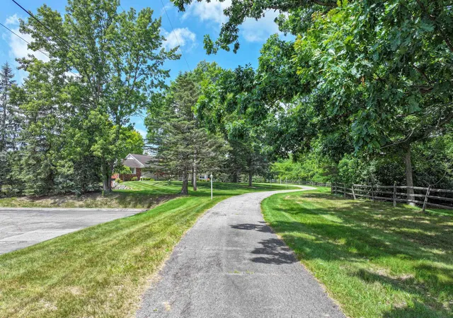 Photo 2 of Single family home for sale at 9422 S Saginaw St, Grand Blanc, MI 48439 | MLS# 5050216051 | Listing updated on 2026-09-09