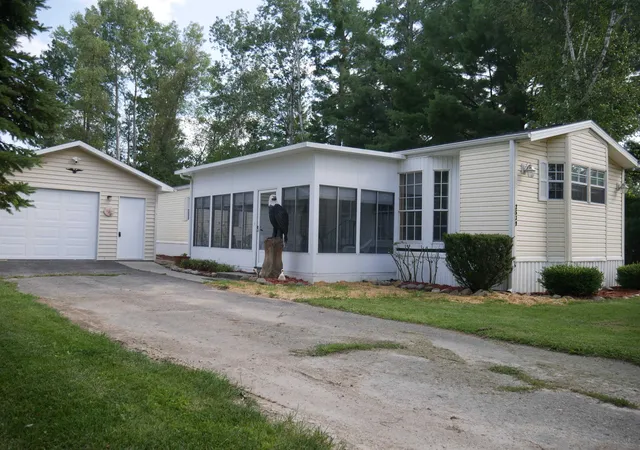 2nd image of 2539 Highland Trl, West Branch, MI 48661 | MLS# 77080071445