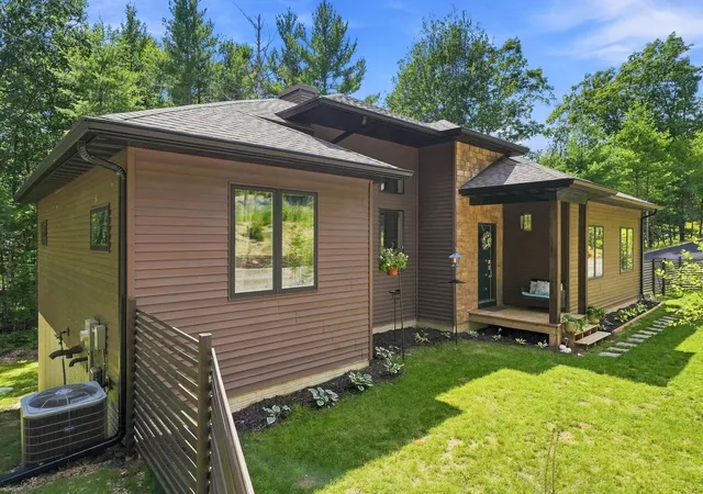 Photo 3 of Single family home for sale at 5346 Trager Rd, Traverse City, MI 49696 | MLS# 78080071448 | Listing updated on 2026-08-28