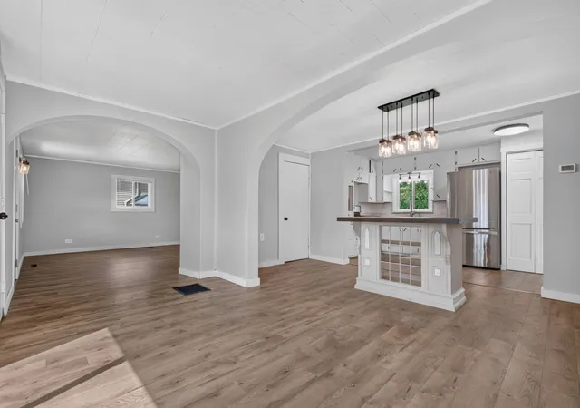 Photo 3 of Single family home for sale at 175 S Howell St, Hillsdale, MI 49242 | MLS# 53026038234 | Listing updated on 2026-09-01