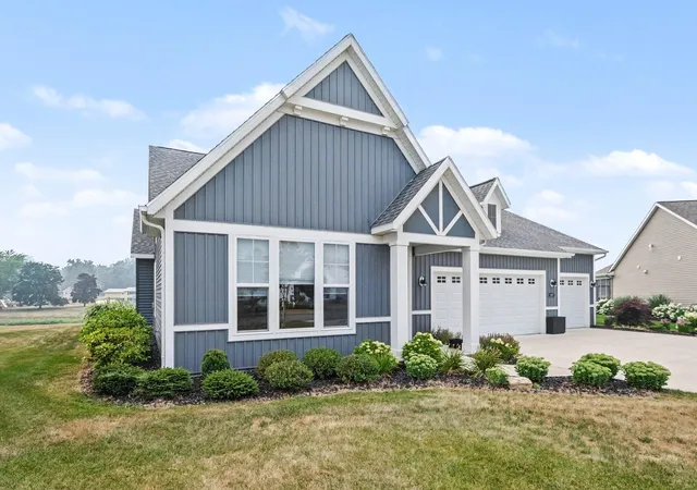 Photo 3 of Condo for sale at 2887 Isle Grand Dr, Belmont, MI 49306 | MLS# 65026038231 | Listing updated on 2026-08-30