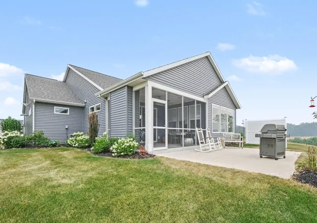 Photo 4 of Condo for sale at 2887 Isle Grand Dr, Belmont, MI 49306 | MLS# 65026038231 | Listing updated on 2026-08-30