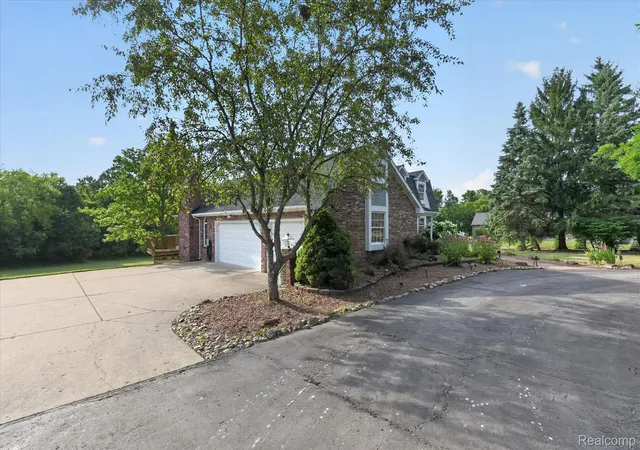 Photo 3 of Single family home for sale at 6756 Abi Ln, Plymouth, MI 48170 | MLS# 20261057539 | Listing updated on 2026-09-04
