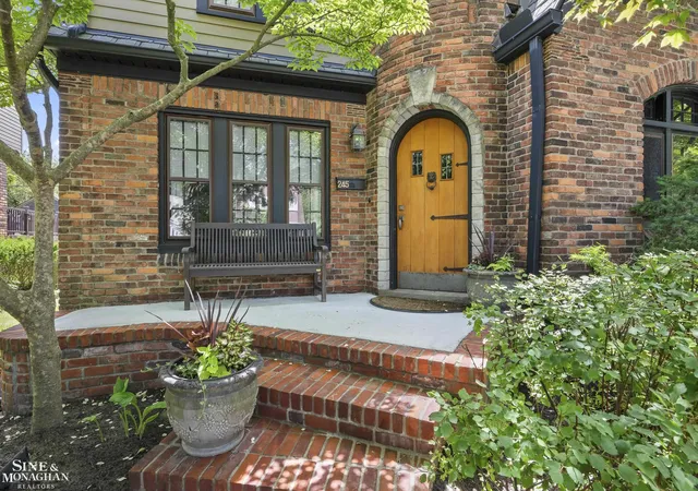 Photo 2 of Single family home for sale at 245 Ridgemont Rd, Grosse Pointe Farms, MI 48236 | MLS# 58050216054 | Listing updated on 2026-09-14