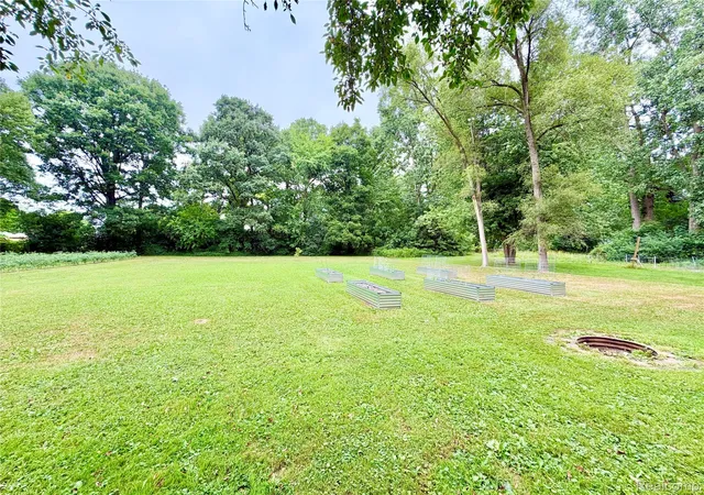 5th image of 3809 Leith St, Flint, MI 48506 | MLS# 20261057555