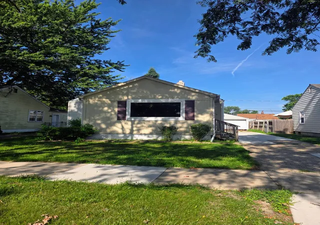 Photo 2 of Single family home for sale at 3892 18th Street, Wyandotte, MI 48192 | MLS# 81026038247 | Listing updated on 2026-08-24