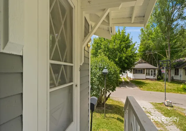 Photo 3 of Single family home for sale at 3056 Effie Pl NE, Grand Rapids, MI 49505 | MLS# 65026038249 | Listing updated on 2026-08-27