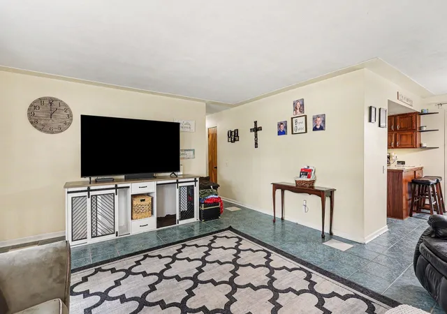 Photo 4 of Single family home for sale at 290 Eric Ave, Norton Shores, MI 49444 | MLS# 71026038245 | Listing updated on 2026-09-17