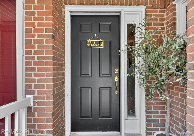 Listing Photo 5 - Condo for sale in building located at 5510 Woodruff Shore Dr, Brighton, MI 48116 - Unit #25