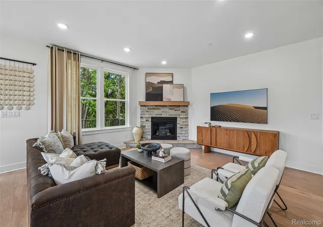Photo 4 of Condo for sale at 3065 Wyvern, Lake Orion, MI 48359 | MLS# 20261057565 | Listing updated on 2026-09-14